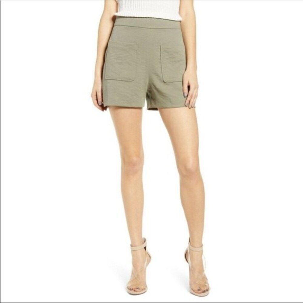 Leith women’s green Size 1X shorts with front pockets.